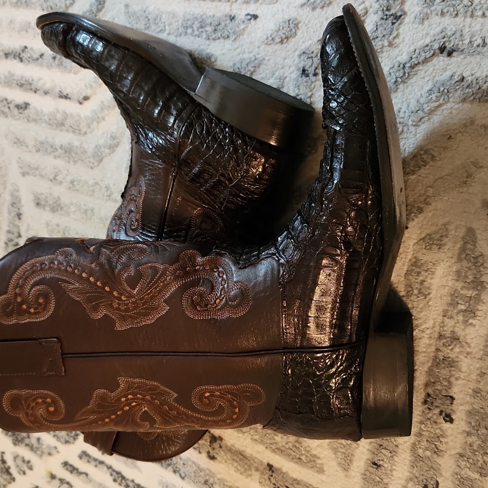 Boots - Picture 3 of 6